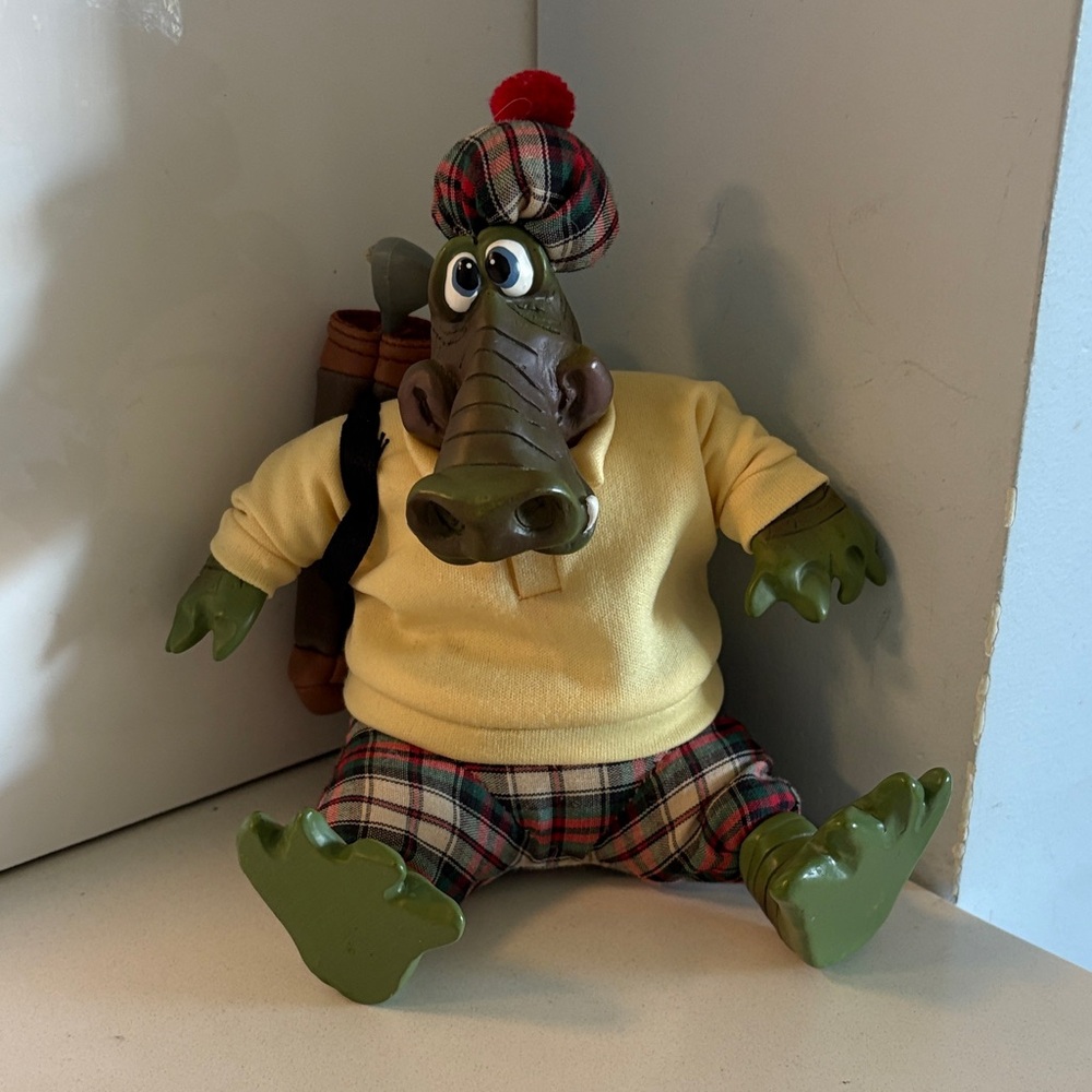 Rare vintage AI. E.Gator Golf Shelf Sitter Russ Berrie
